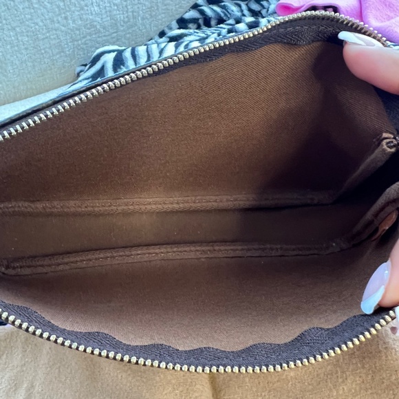 Louis Vuitton Pochette - Picture 5 of 7